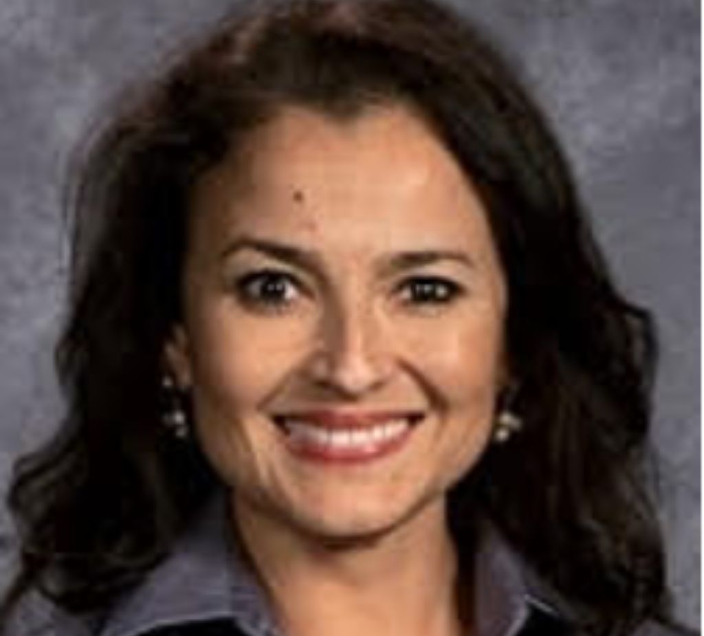 Dr. Stephanie Zamora-Robles
